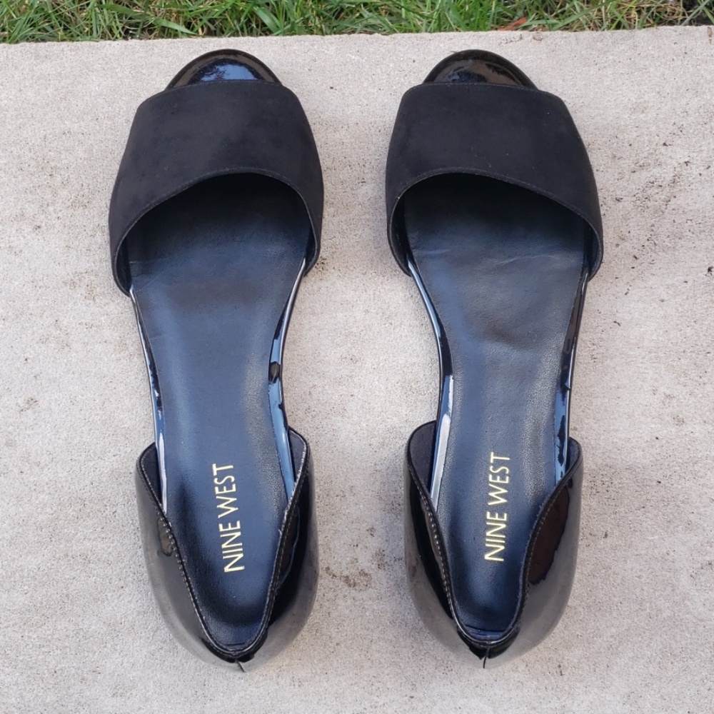 Black open toe faux suede & patent leather flats